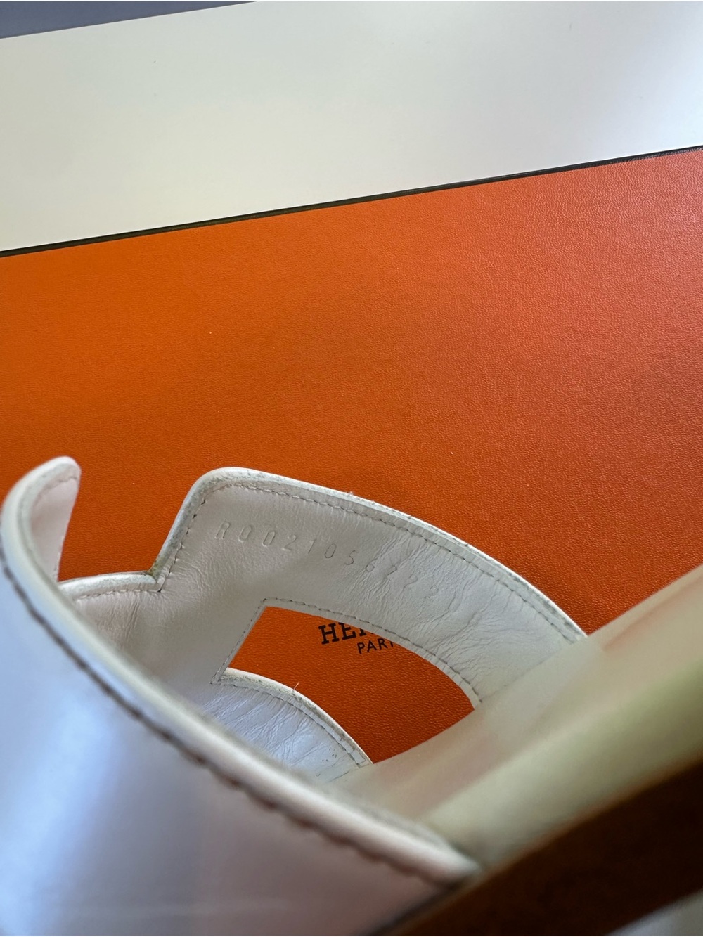 Hermes White Oran Sandals Size 35 - Picture 5 of 14